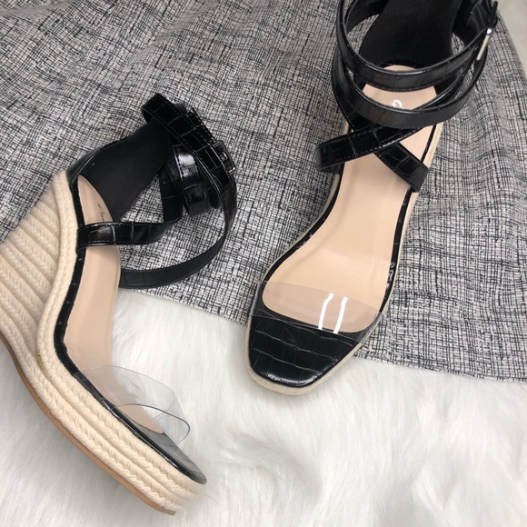 Clear and back wedges! Beautiful and comfortable for long wear. - Picture 3 of 7